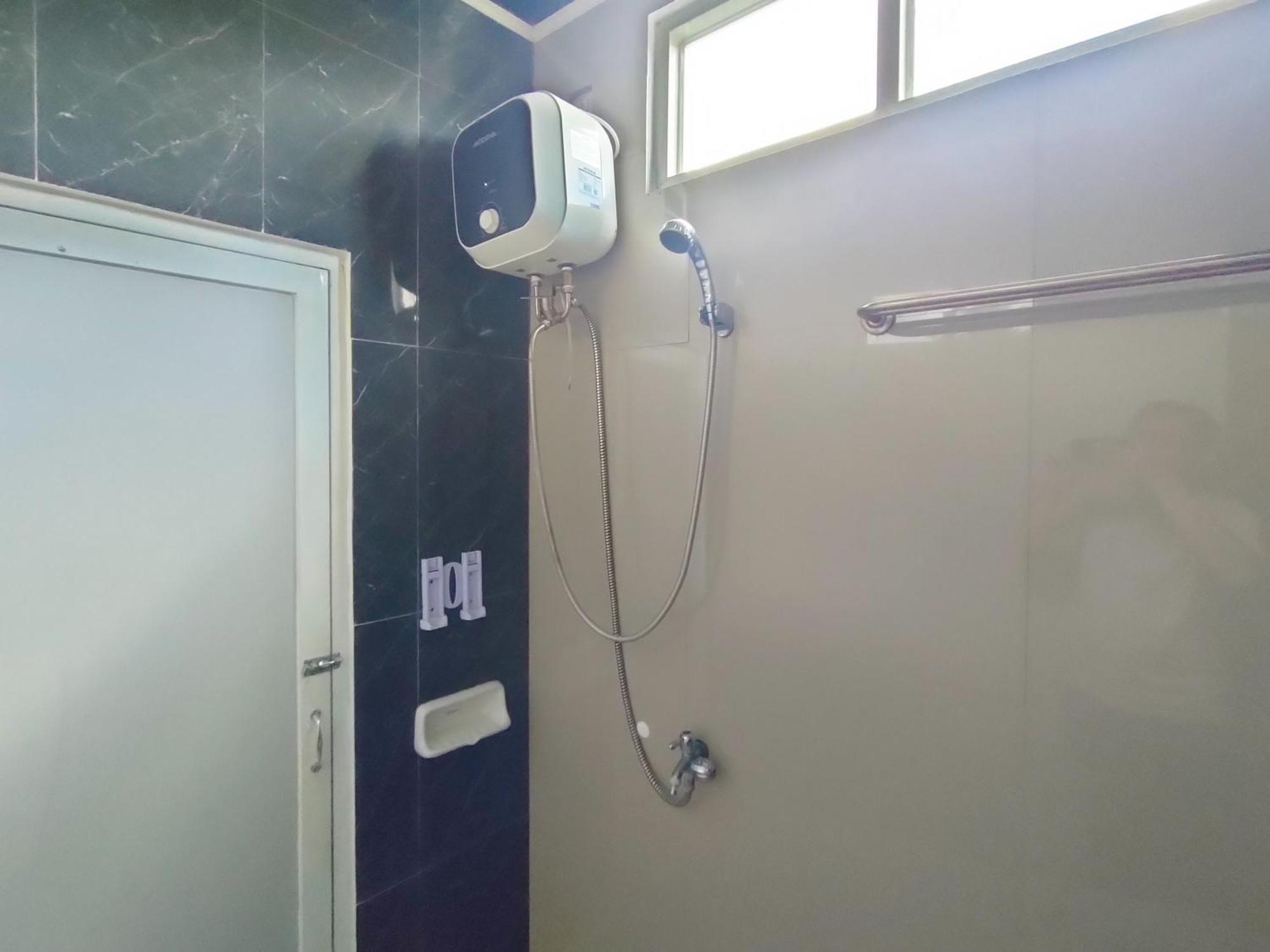 Reddoorz Syariah Near Stasiun Wates Hotel Wates  Exterior foto
