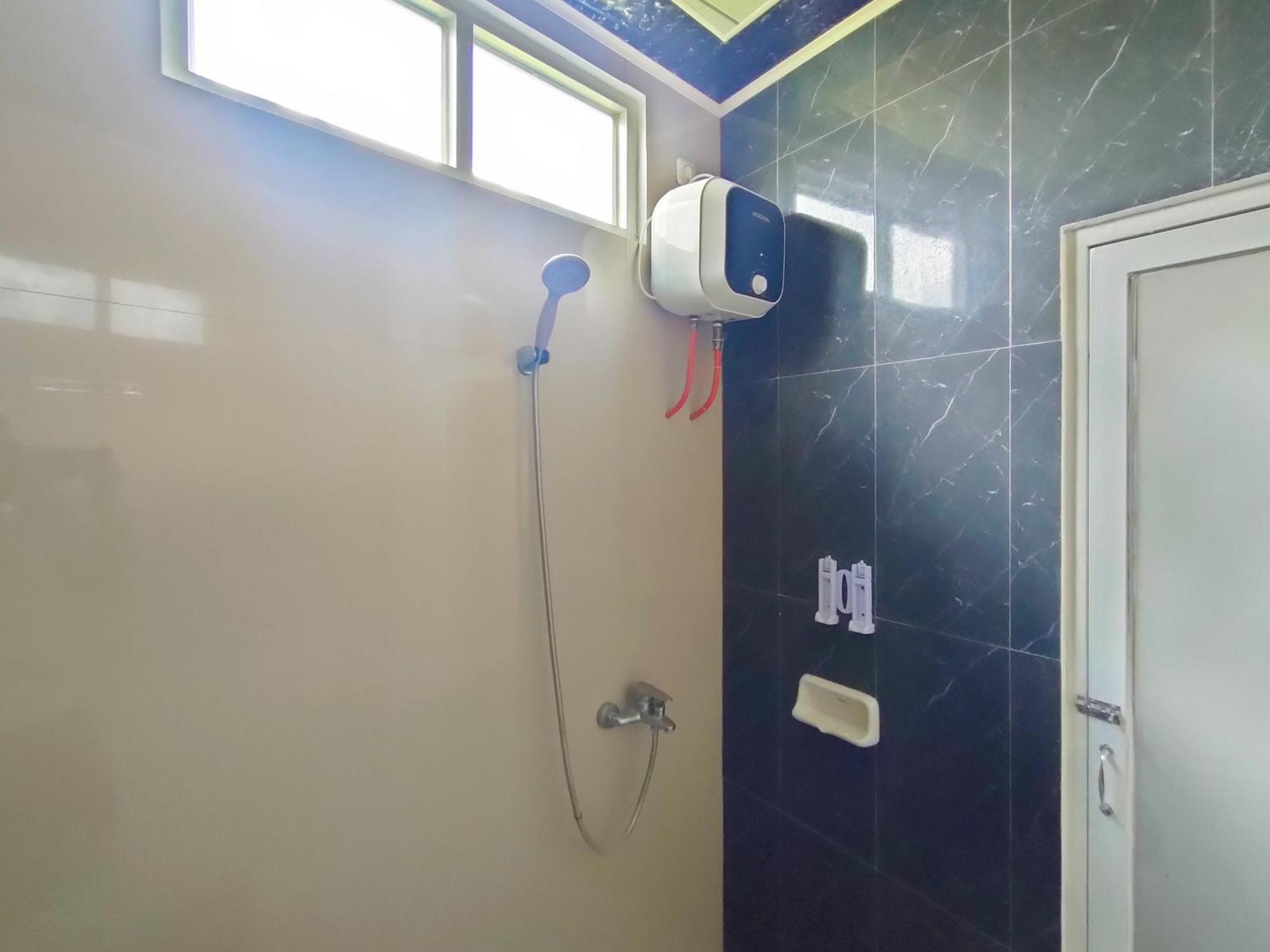 Reddoorz Syariah Near Stasiun Wates Hotel Wates  Exterior foto