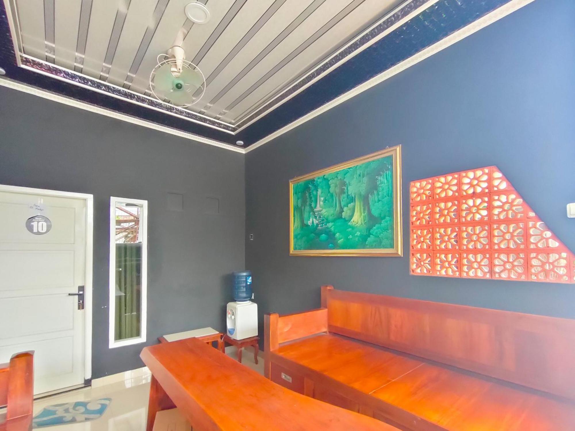 Reddoorz Syariah Near Stasiun Wates Hotel Wates  Exterior foto